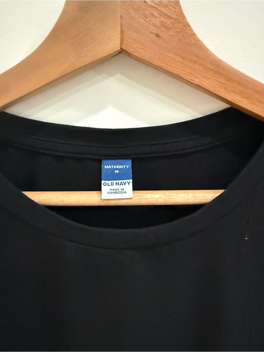 Old Navy Black Maternity Crewneck Shirt - Size M